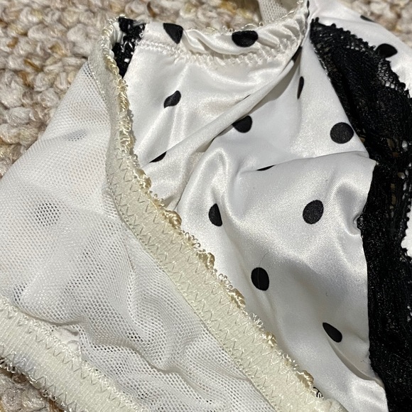 Dita Von Teese Von Follies White Polka Dot Set - Picture 8 of 8